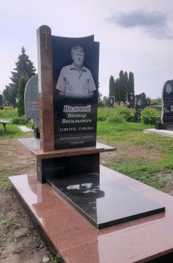 Гранітний пам'ятник для Валового В.В.