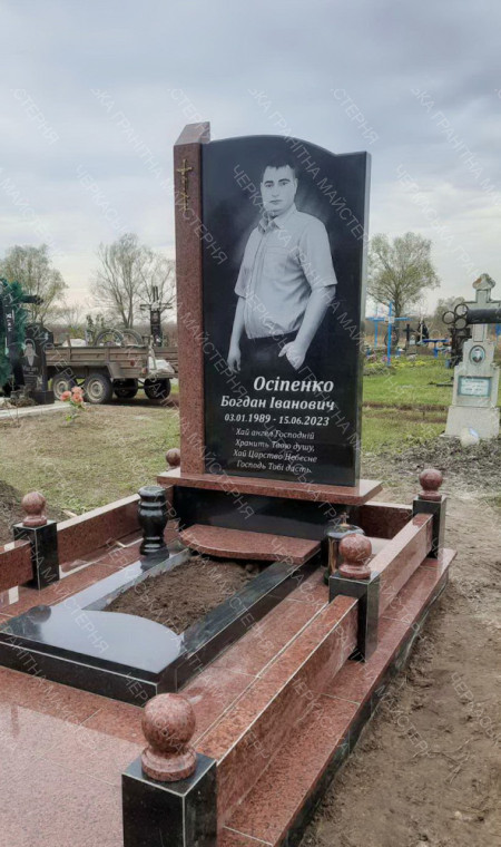 Гранітний пам'ятник для Осіпенко Б.І.